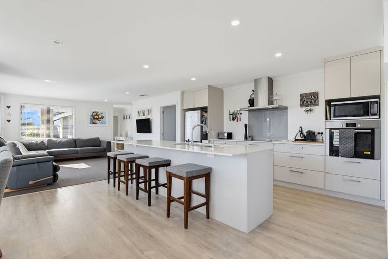 Photo of property in 5 Tavarnya Way, Patumahoe, Pukekohe, 2679