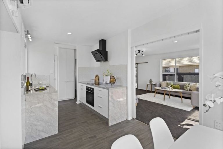 Photo of property in 84 Farquhars Road, Redwood, Christchurch, 8051