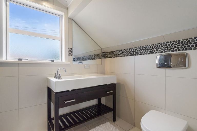 Photo of property in 113 Carlisle Road, Torbay, Auckland, 0632