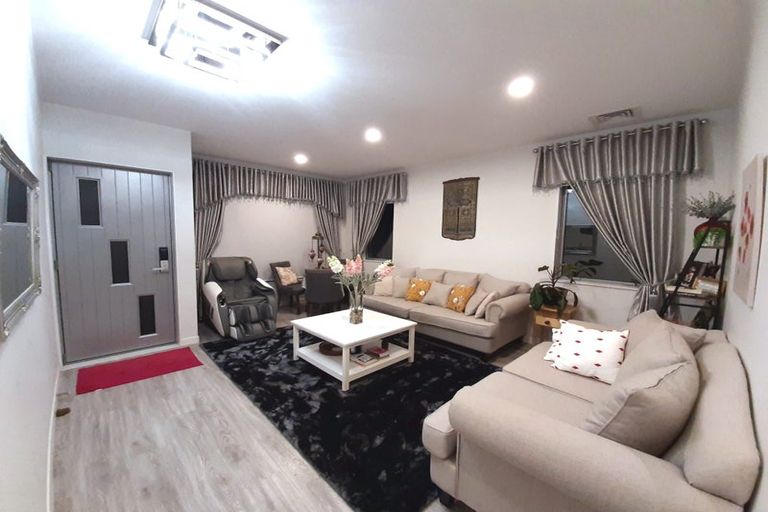 Photo of property in 22 Tinaku Road, Flat Bush, Auckland, 2019