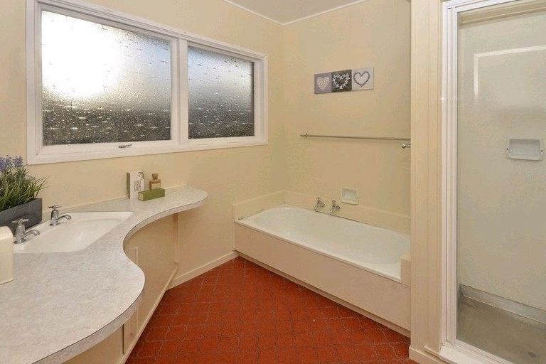 Photo of property in 20 Belmere Rise, Farm Cove, Auckland, 2012