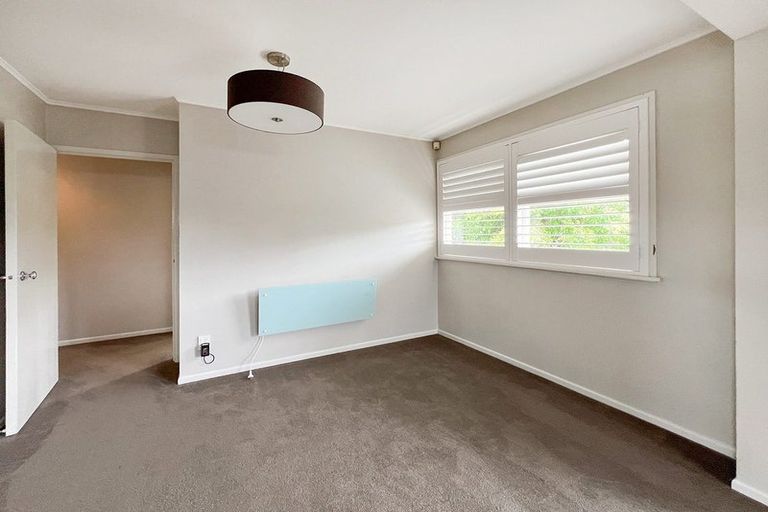 Photo of property in 15 Montana Avenue, Murrays Bay, Auckland, 0630