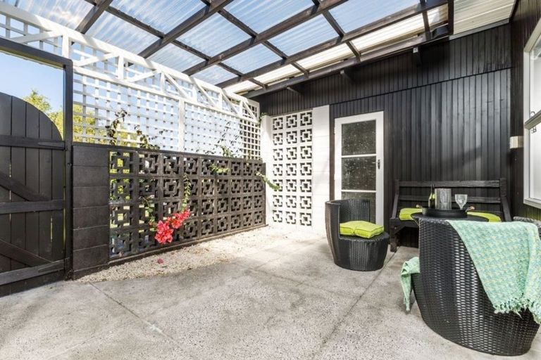 Photo of property in 4/1 Manuka Road, Bayview, Auckland, 0629