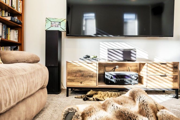 Photo of property in 6 Gavinike Place, Waimauku, 0812