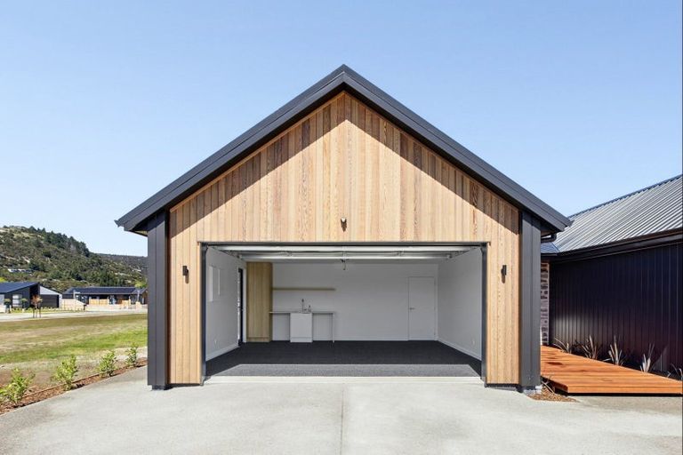 Photo of property in 14 Moonstone Street, Albert Town, Wanaka, 9305