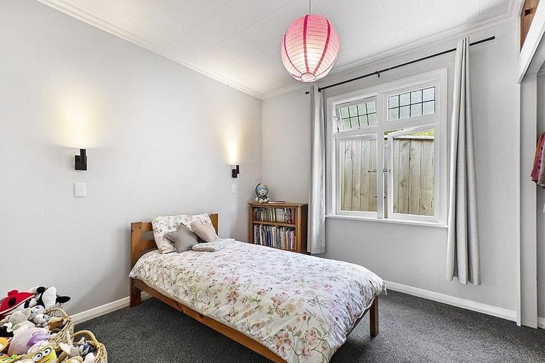 Photo of property in 94 Parkvale Road, Karori, Wellington, 6012