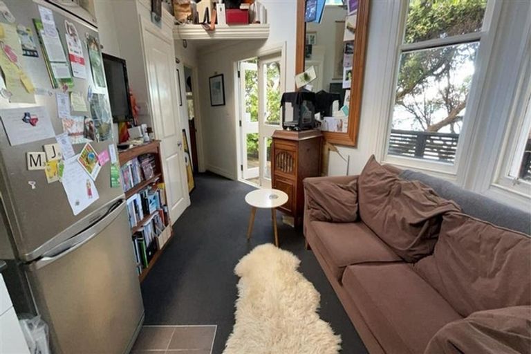 Photo of property in 4 Rangiora Avenue, Kaiwharawhara, Wellington, 6035