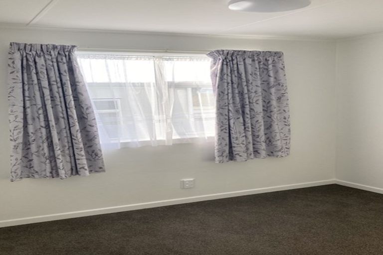 Photo of property in 8 Yemen Place, Ascot Park, Porirua, 5024