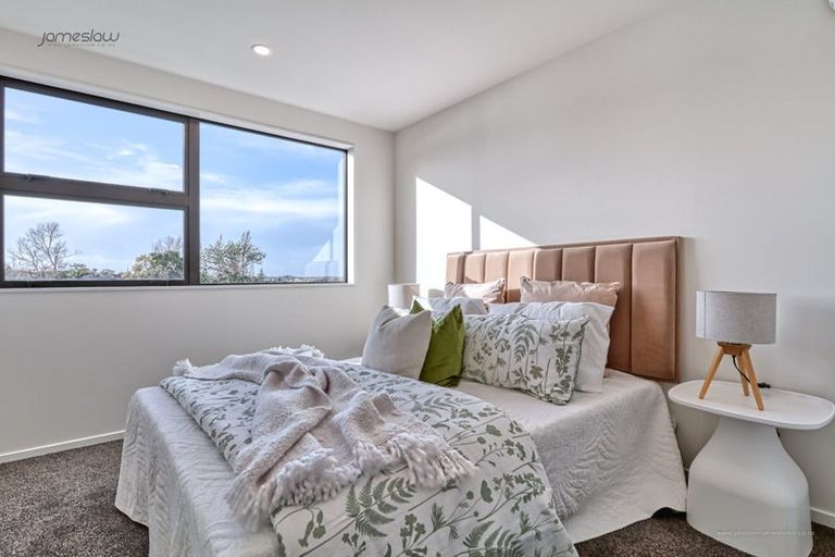 Photo of property in 12/13 Grove Lane, Pakuranga, Auckland, 2010