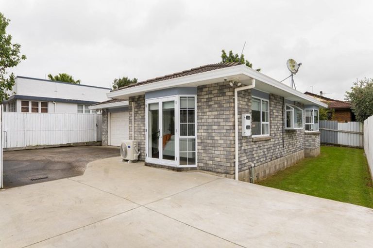 Photo of property in 2/45 Great South Road, Papakura, 2110