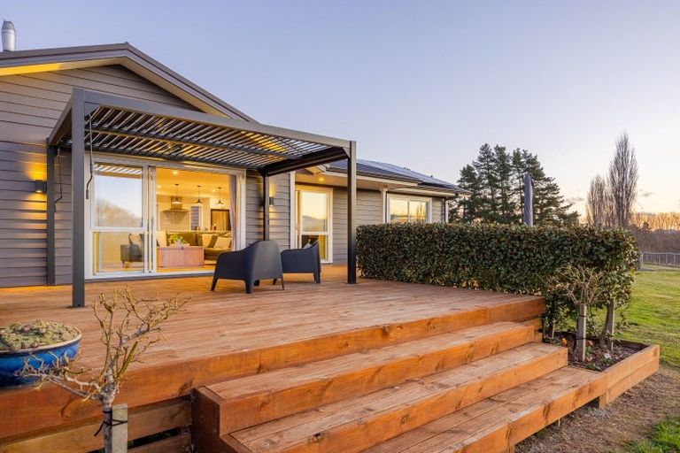 Photo of property in 372 Maharakeke Road, Waipukurau, 4281