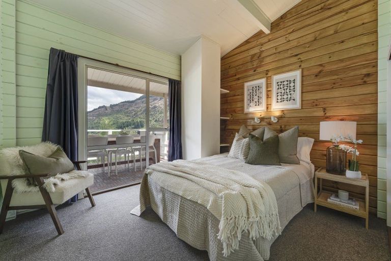 Photo of property in 22 Mckerrow Place, Sunshine Bay, Queenstown, 9300