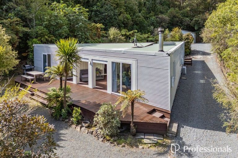 Photo of property in 97 Tawhai Street, Stokes Valley, Lower Hutt, 5019