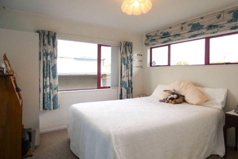 Photo of property in 5 Te Whena Street, Otaki Beach, Otaki, 5512