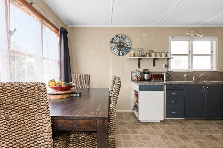 Photo of property in 806 Huia Street, Camberley, Hastings, 4120