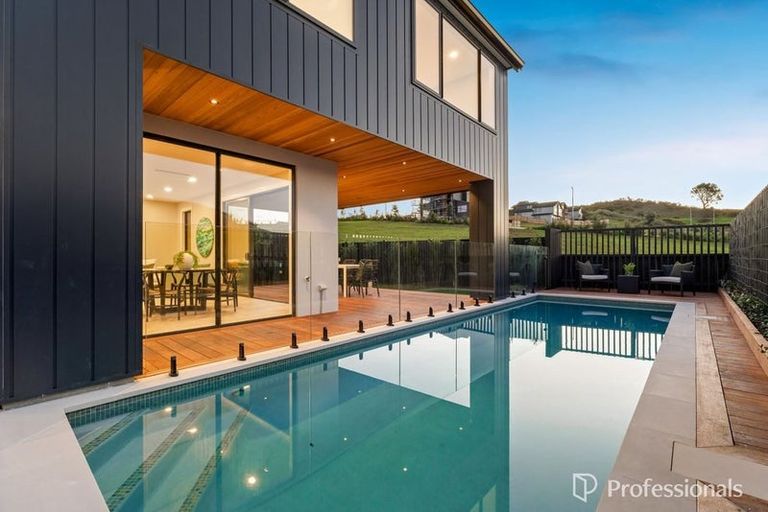 Photo of property in 5 Kotuitui Drive, Wainui, 0992