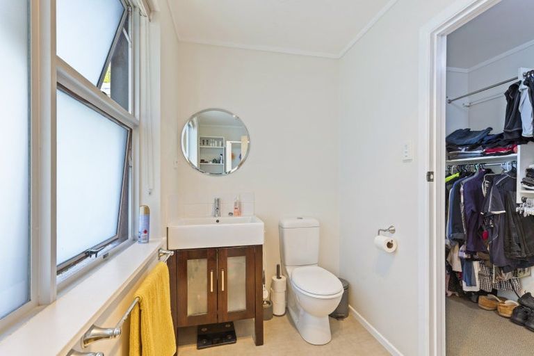 Photo of property in 29 Barrett Street, Westown, New Plymouth, 4310