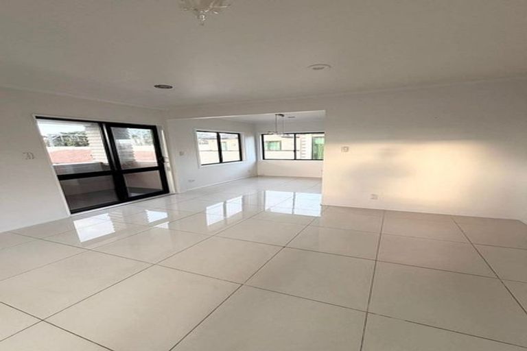 Photo of property in 38 Kenderdine Road, Papatoetoe, Auckland, 2025