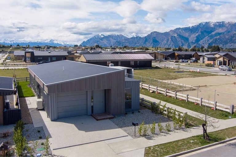 Photo of property in 146 Burdon Loop, Lake Hawea, 9382