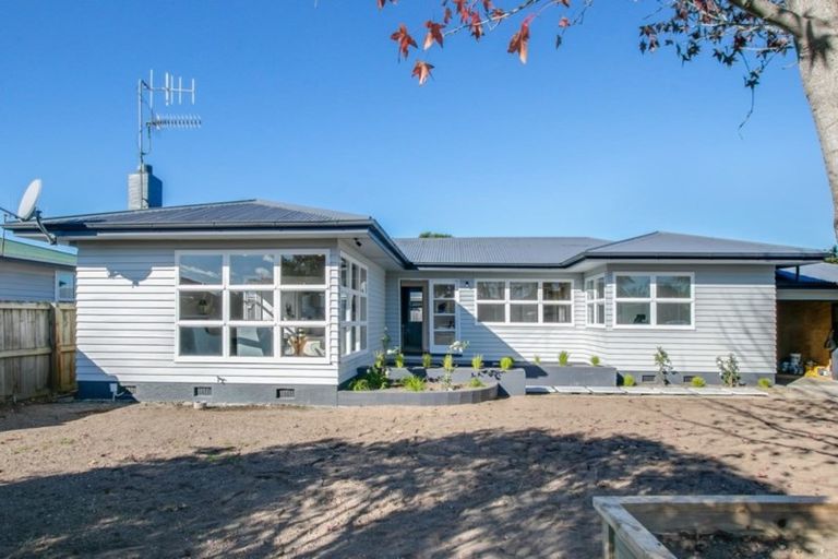 Photo of property in 12 Flanders Avenue, Onekawa, Napier, 4110