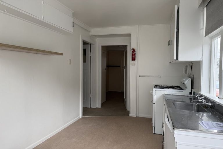 Photo of property in 8 Rixon Grove, Mount Victoria, Wellington, 6011