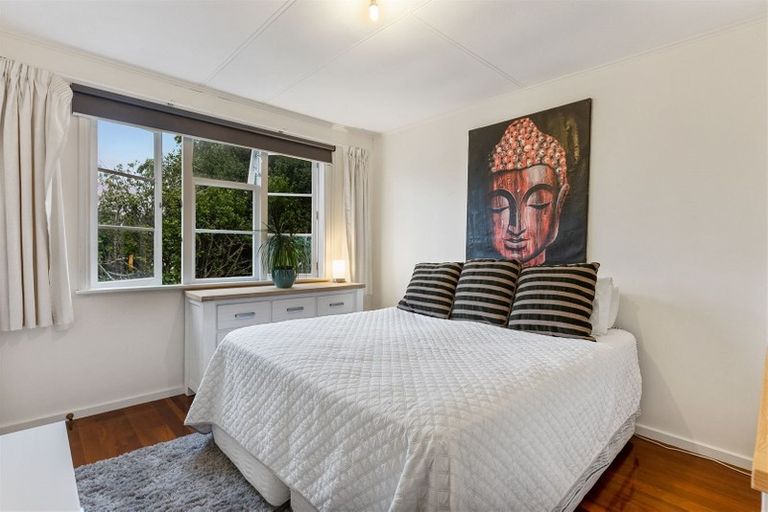 Photo of property in 23 Otakau Road, Milford, Auckland, 0620