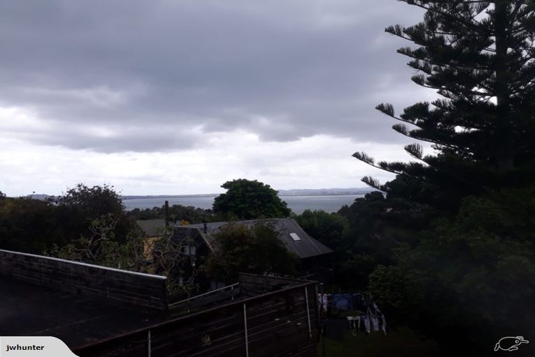 Photo of property in 7 Sea Vista Avenue, Beach Haven, Auckland, 0626