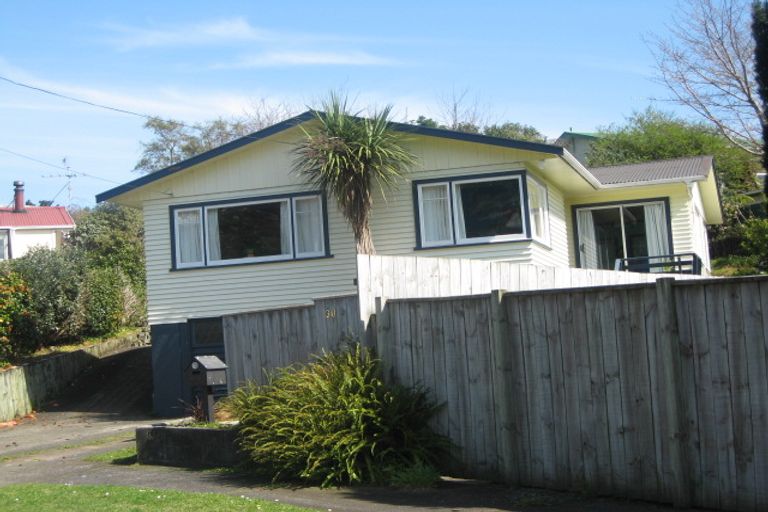 Photo of property in 30 Beaumont Crescent, Frankleigh Park, New Plymouth, 4310