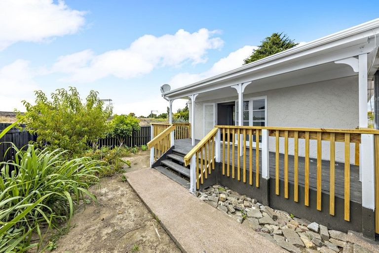Photo of property in 2/16 Gordon Road, Papatoetoe, Auckland, 2025