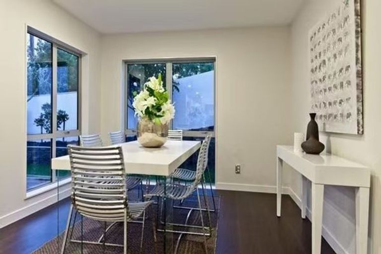 Photo of property in 1b Rae Road, Campbells Bay, Auckland, 0620
