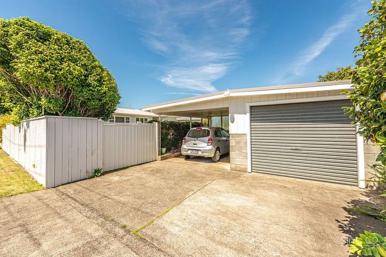 Photo of property in 26 Selwyn Crescent, College Estate, Whanganui, 4500