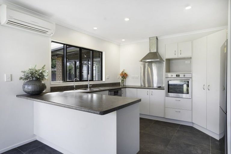 Photo of property in 10 Rexwood Estate, Carterton, 5713