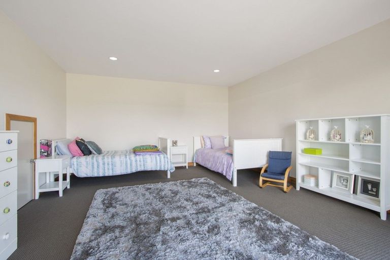 Photo of property in 340 Omokoroa Road, Omokoroa, 3114