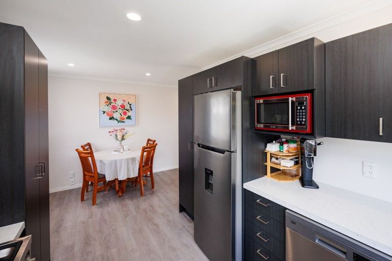 Photo of property in 2 Capri Place, Awapuni, Palmerston North, 4412