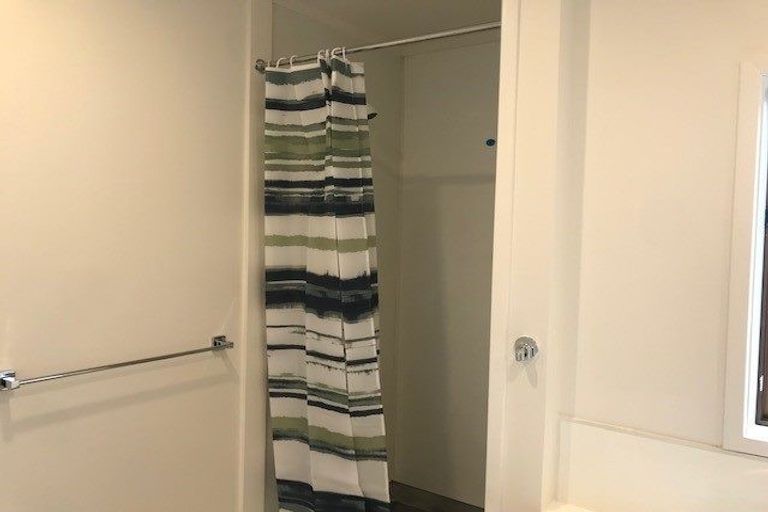 Photo of property in 12a Prince Regent Drive, Half Moon Bay, Auckland, 2012