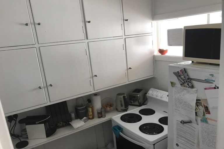 Photo of property in 16/4 Claremont Grove, Mount Victoria, Wellington, 6011