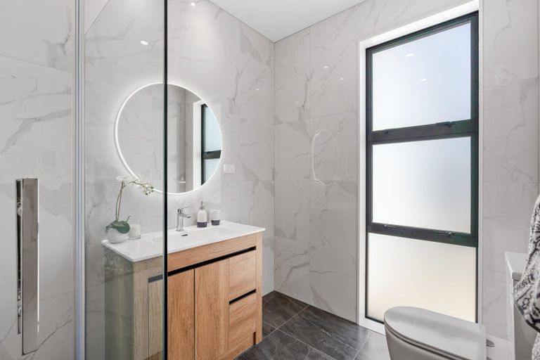 Photo of property in 17a Alexandra Street, Riverhead, 0820