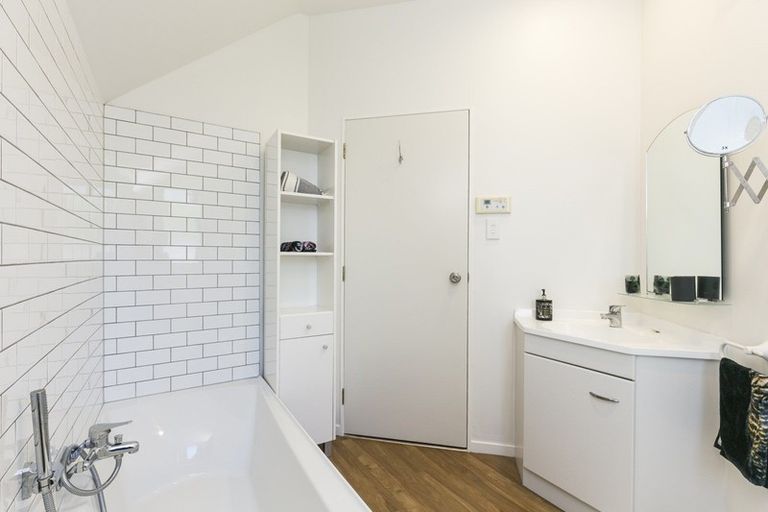 Photo of property in 17b Punjab Street, Khandallah, Wellington, 6035