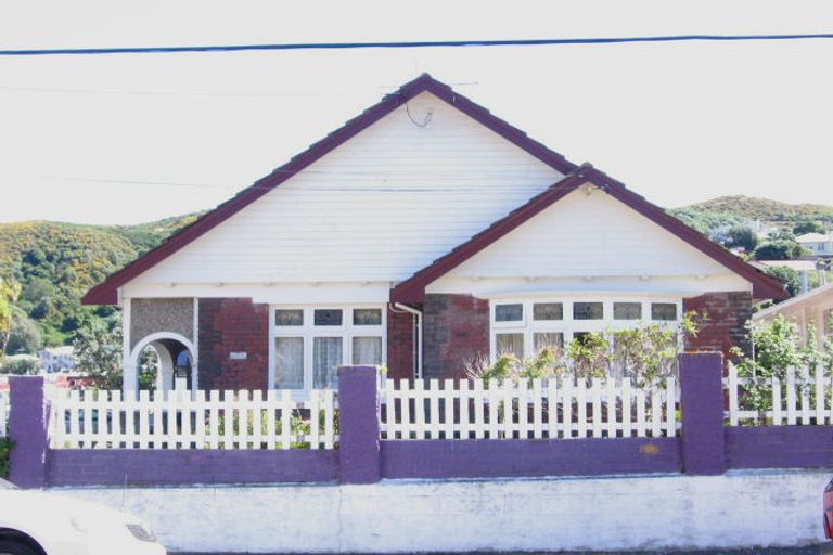 Photo of property in 92 Clyde Street, Island Bay, Wellington, 6023