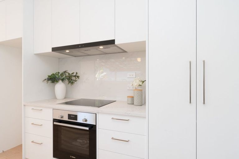 Photo of property in 14b Waimumu Road, Massey, Auckland, 0614