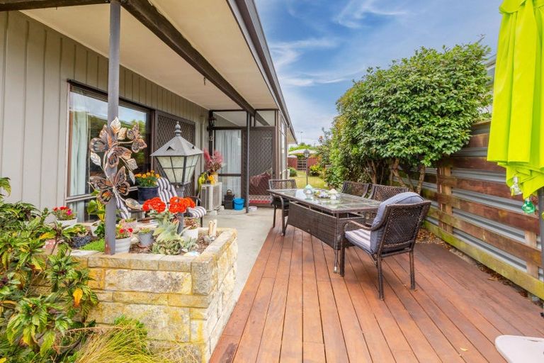 Photo of property in 27 Norwich Crescent, Tamatea, Napier, 4112