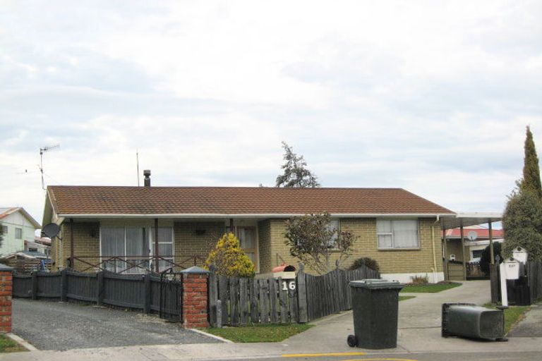 Photo of property in 16 Suffolk Place, Balclutha, 9230