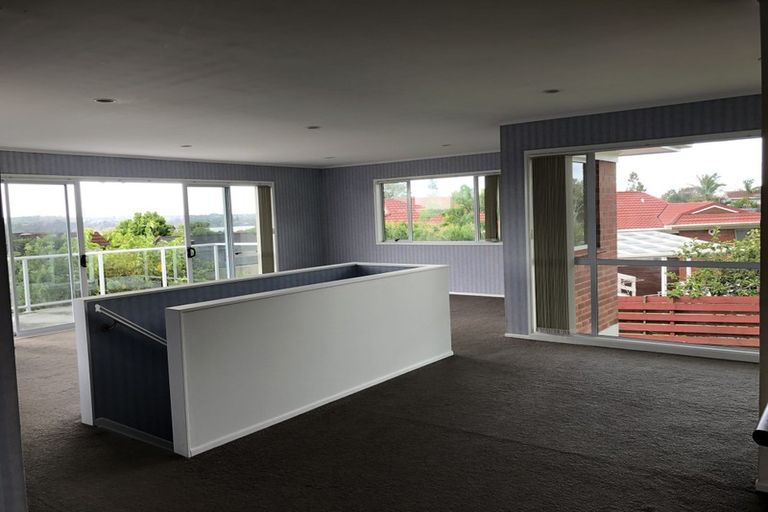 Photo of property in 25 The Crest, Sunnyhills, Auckland, 2010