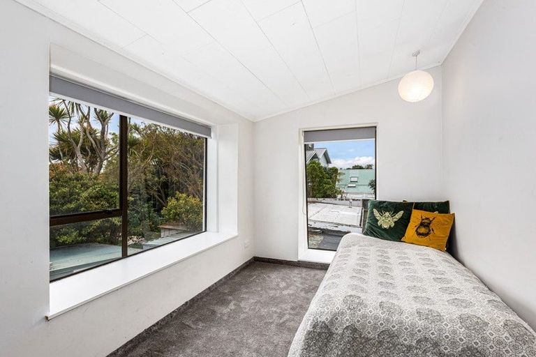 Photo of property in 26 Miro Street, Eastbourne, Lower Hutt, 5013