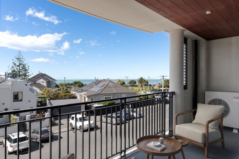 Photo of property in Admiralty Courts, 7/42 Marriner Street, Sumner, Christchurch, 8081