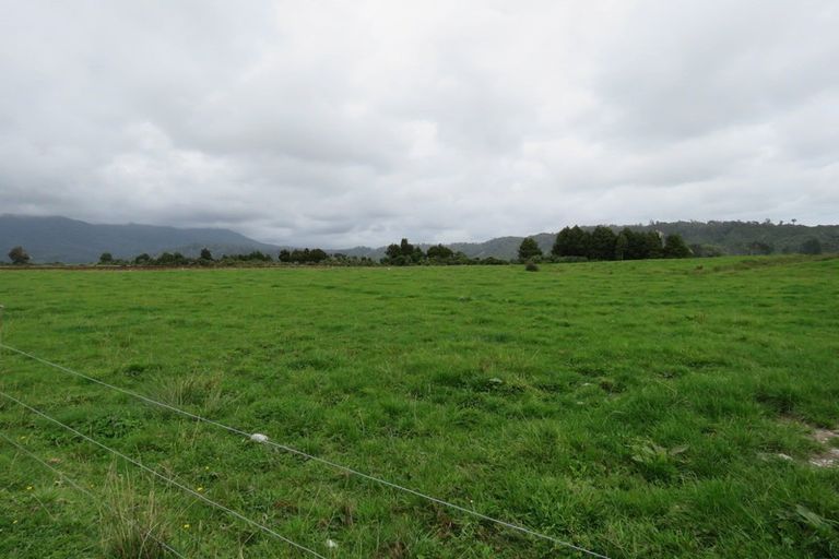 Photo of property in 24 Curries Road, Karamea, 7893