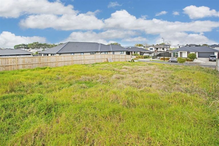 Photo of property in 6 Tahuna Minhinnick Drive, Glenbrook, 2681