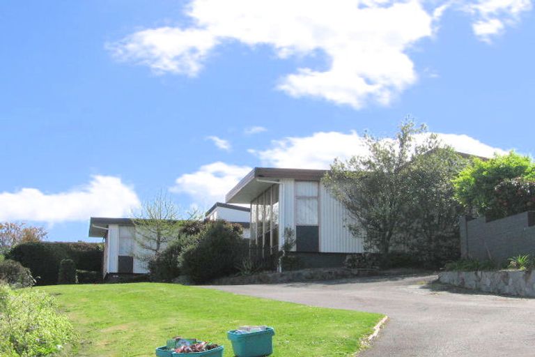 Photo of property in 2/232 Lake Terrace, Waipahihi, Taupo, 3330