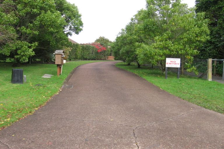 Photo of property in 19 Wainoni Heights, Greenhithe, Auckland, 0632