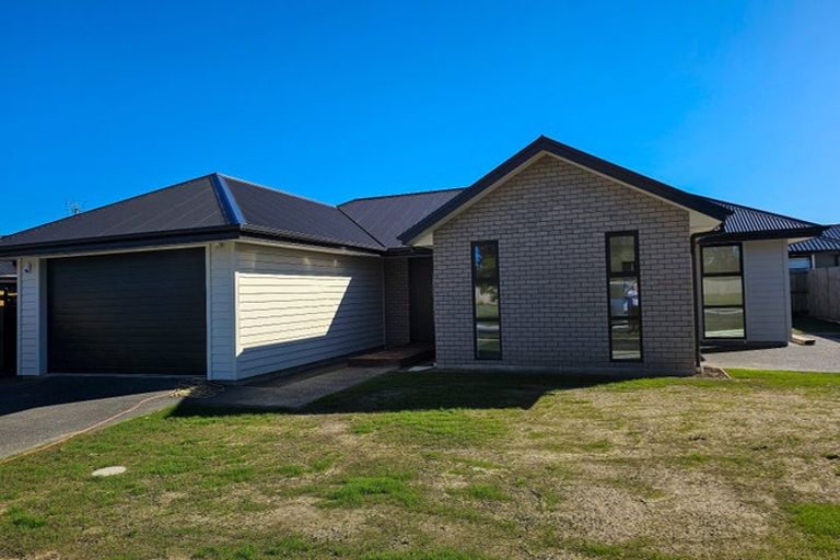 Photo of property in 3 Cutler Street, Woodend, 7610